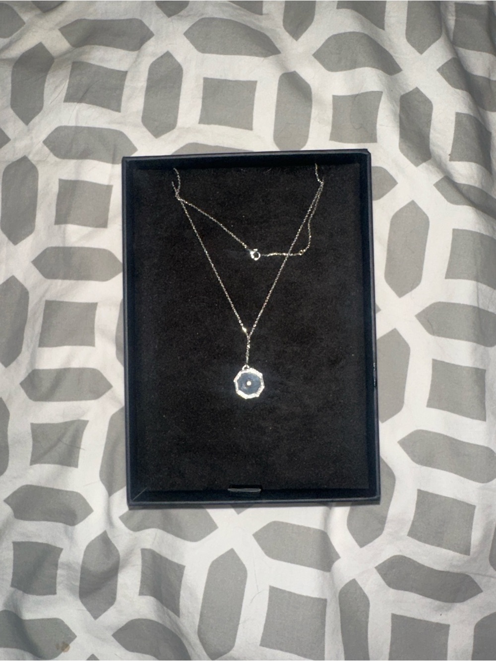L’atelier Nawbar 9k diamond & glass hexagonal pendant necklace - Picture 3 of 3